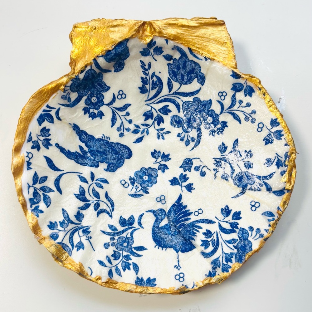 Handcrafted Scallop Shell Trinket Dish Floral Blue Peacock Decoupage Design - Picture 2 of 3